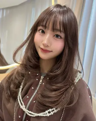 セミロング カラー MIYOSHI RIRIのヘアスタイル