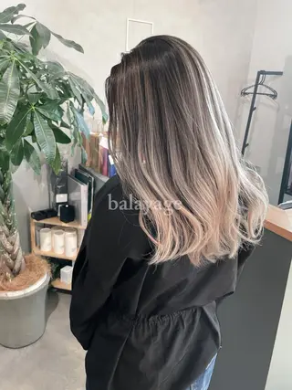 ロング 岸川 恭子のヘアスタイル