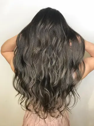 ロング カラー AMI Hair  supply所属・髪質改善カラー 韓国風レイヤーのヘアスタイル