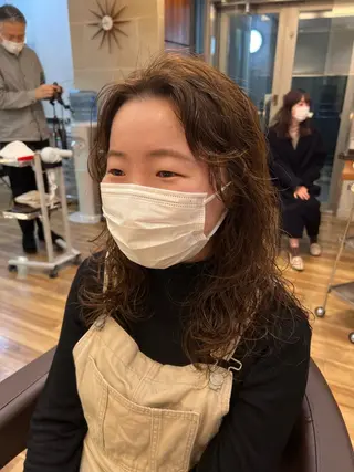 セミロング パーマ しみず さくら🌸のヘアスタイル