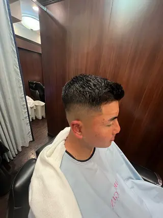 ショート 三枝 寛太のヘアスタイル