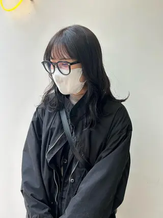 ミディアム カラー オリーブ/アッシュ やわらか透明感カラーのヘアスタイル