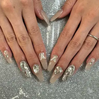 ネイル VIERU 🌈🎀💖のネイルデザイン