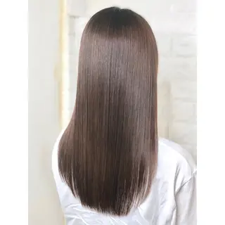 セミロング パーマ KIZU 髪質改善 怪談を語る美容師のヘアスタイル