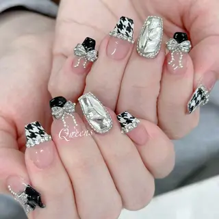 ネイル Queens テイのネイルデザイン