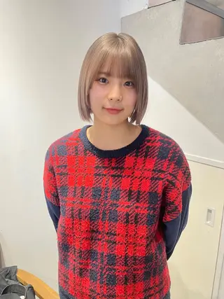 カラー 🎀ボブ+ハイトーン シュカ👶🏻のヘアスタイル