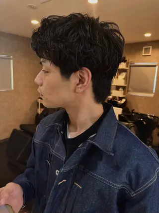 パーマ メンズ コイデ リュウセイのヘアスタイル