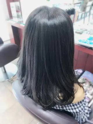 ミディアム 嶋村 望美のヘアスタイル