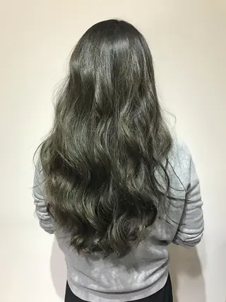 セミロング 🌻大人ツヤかわいい ⭐️根本麻美のヘアスタイル