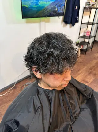 ミディアム パーマ メンズ Lizir  ルズィール所属・Luzir⭐︎ GEN⭐︎のヘアスタイル