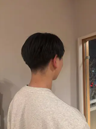 ショート 亀岡 美咲のヘアスタイル