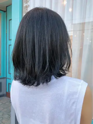 ミディアム カラー 安藤 佑衣のヘアスタイル