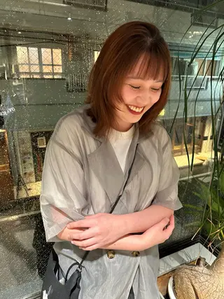 ミディアム ayano/レイヤー /暖色カラーのヘアスタイル