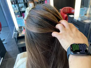 セミロング ブリーチカラー/ 岩破瑞希のヘアスタイル