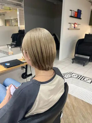 ショート カラー ベージュ/髪質改善 新潟/万代/井上佑のヘアスタイル