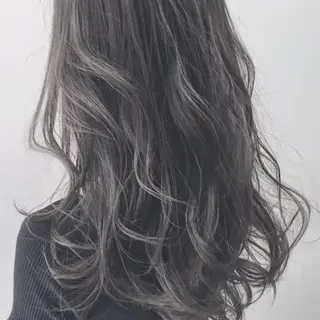 カラー ロング LUXBE GALLERYのヘアスタイル