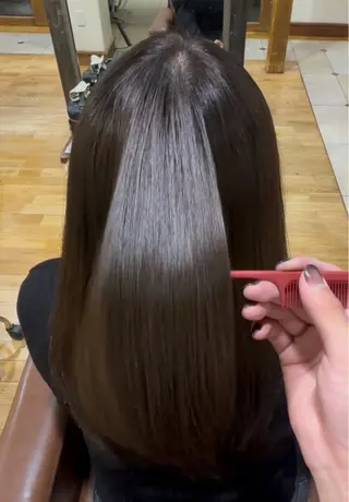 ロング カラー 穴山 斗希のヘアスタイル