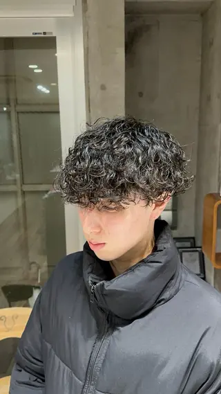 パーマ メンズ fifth原宿 宮部蓮のヘアスタイル
