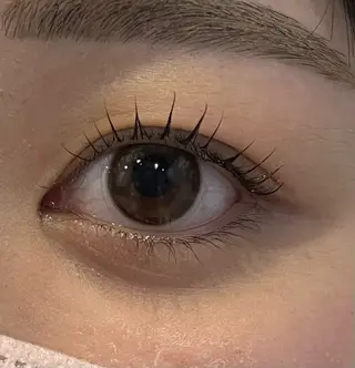 マツエク・マツパ ブリーチなしカラー ダブルカラーエクステのヘアスタイル