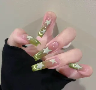 ネイル 相沢 さやかのネイルデザイン