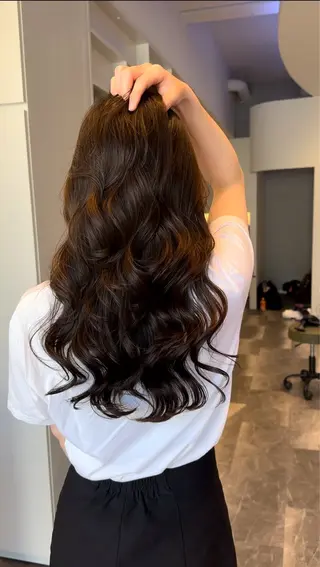 ロング パーマ ARMONY大阪店 コテ巻き風パーマのヘアスタイル