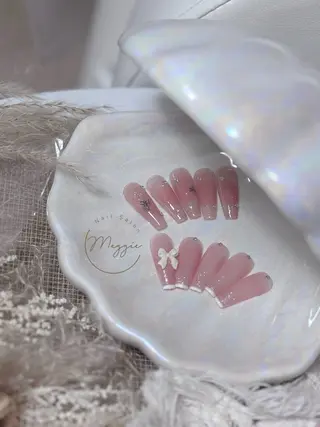 ネイル Maggie nailクロのネイルデザイン