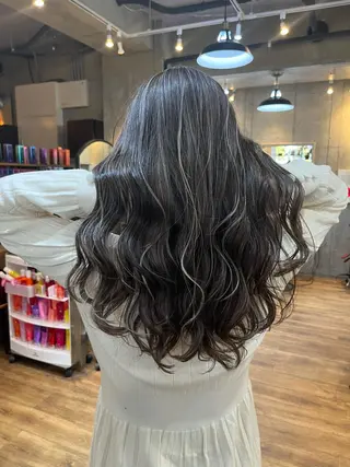 ロング カラー toi【トワ】所属・安達 俊亮のヘアスタイル