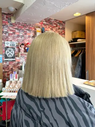 ショート カラー YELLOW CORN  横浜店所属・もえ こーんのヘアスタイル