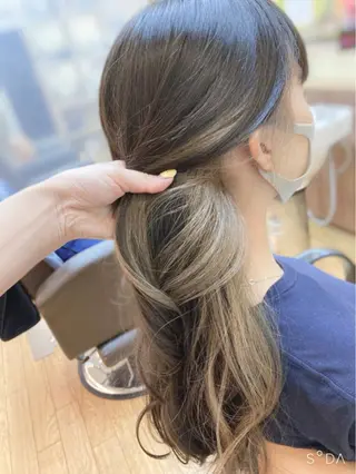 ロング カラー 折田 真優のヘアスタイル