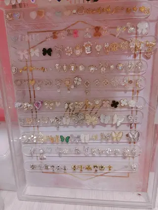 ネイル フィルイン、長さ出し 深爪矯正のネイルデザイン