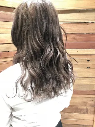カラー 島袋 ナオユキのヘアスタイル