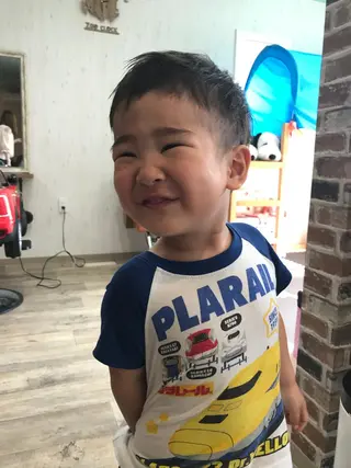 キッズ eppeal hair&spa所属・沢田石 瞳のマツエク・マツパデザイン