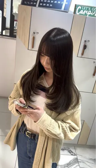 ロング 千秋 秀容のヘアスタイル