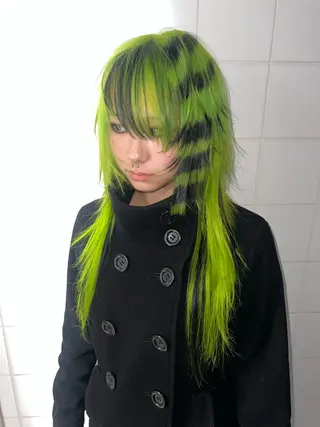 セミロング 💥ウルフカット デザインあんな💥のヘアスタイル