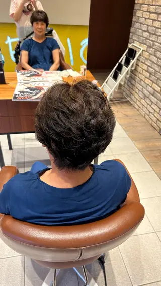 ショート カラー パーマ 村松 麻菜のヘアスタイル