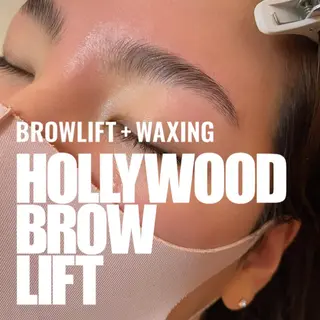 アイブロウ beautyroom Naturaのネイルデザイン