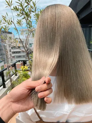 セミロング Living所属・ヨシモトリョウ 髪質改善/美髪のヘアスタイル