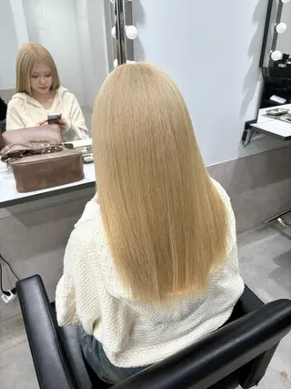 ロング カラー noa 寒色系カラーブリーチのヘアスタイル
