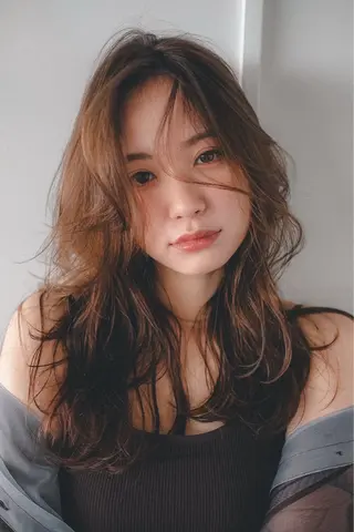 ミディアム 瀬原 千夏のヘアスタイル