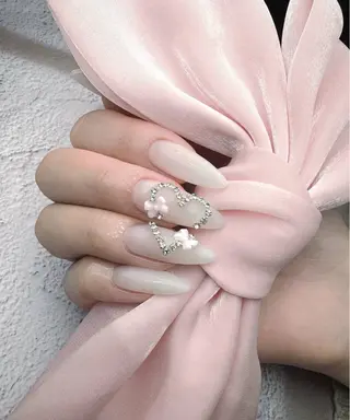 ネイル Lyna 池袋のネイルデザイン