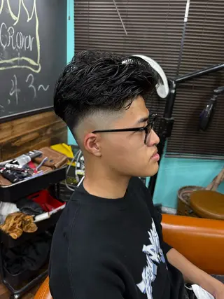 メンズ hair CROWN所属・メンズ特化型美容師 髙橋玲生/フェードのヘアスタイル