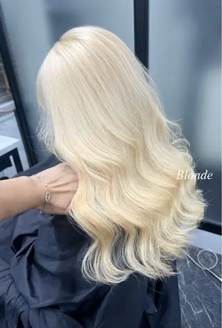 セミロング カラー シールエクステ特化 ハイトーン、NANAのヘアスタイル