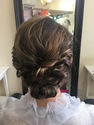 セミロング カラー ヘアアレンジ 鶴見 和美のヘアスタイル