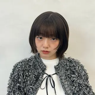 ショート カラー レイヤー/ボブ/透明 感カラー/佐藤奈由のヘアスタイル