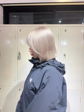 ショート カラー 高明度ハイトーン× ショート/莉音🧤のヘアスタイル