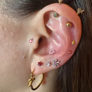 キャンアイドレッシー六本木店所属・MIKA／耳ツボ ／マグネットネイルのネイルデザイン