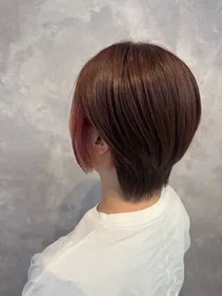 ショート カラー ヒヨシ ルナのヘアスタイル
