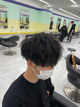 ショート パーマ ヘアアレンジ メンズ 艶カラー の達人のヘアスタイル