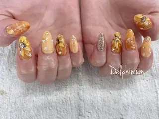 ネイル 岡本 友恵のネイルデザイン