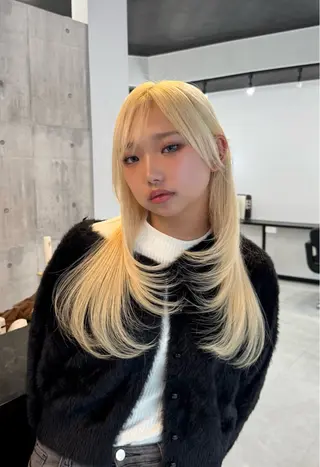 ロング レイヤー・ブリーチ kiyotoshiのヘアスタイル